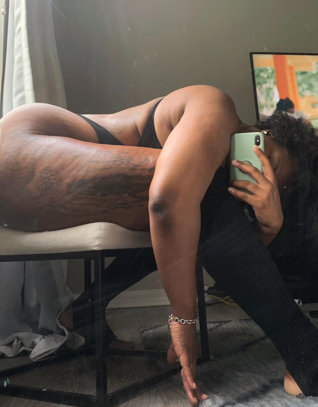 Let’s get nasty 🍆💦. Text me and ask for my rates on (404) 666-3914  