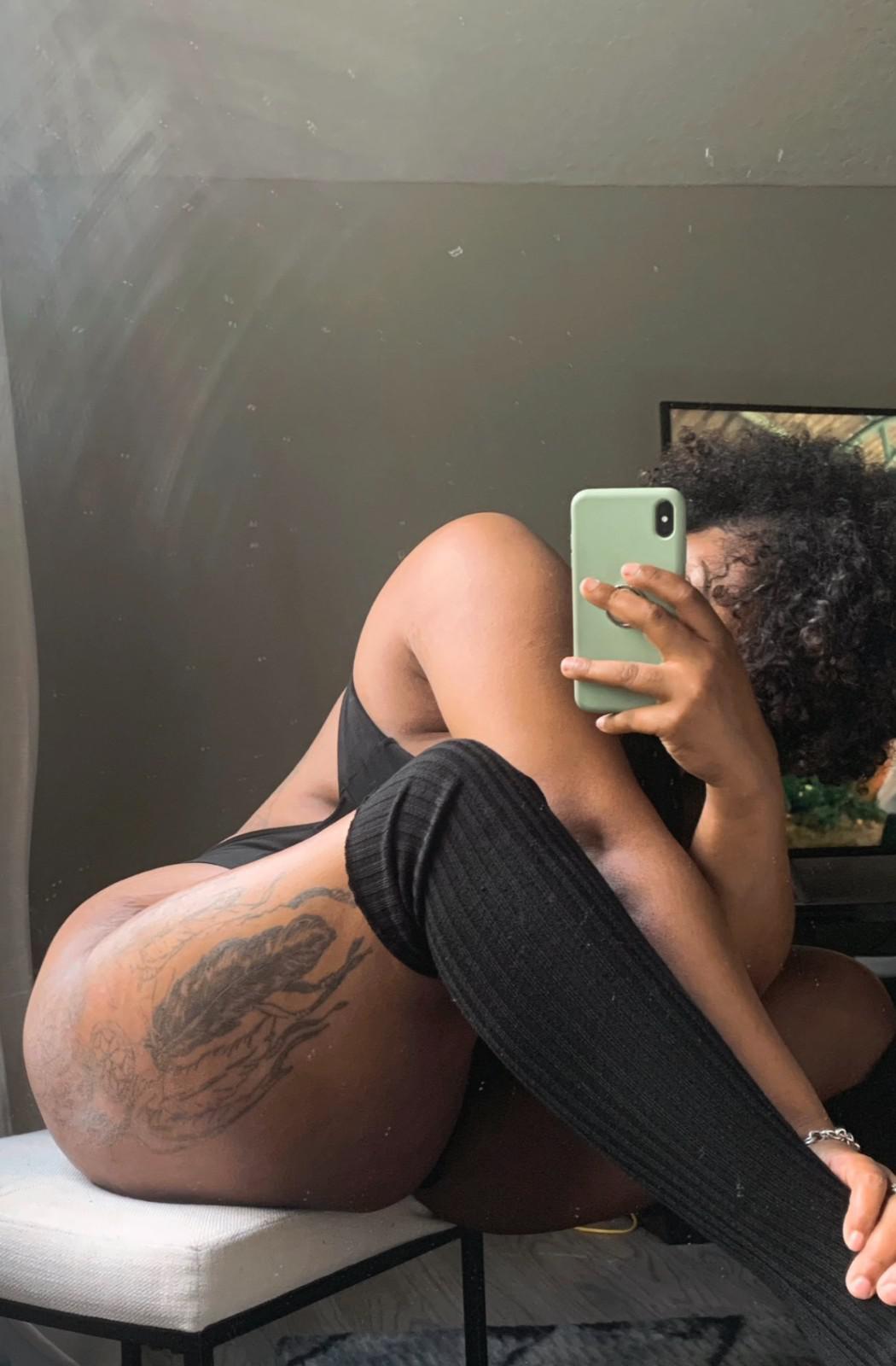 Let’s get nasty 🍆💦. Text me and ask for my rates on (404) 666-3914  