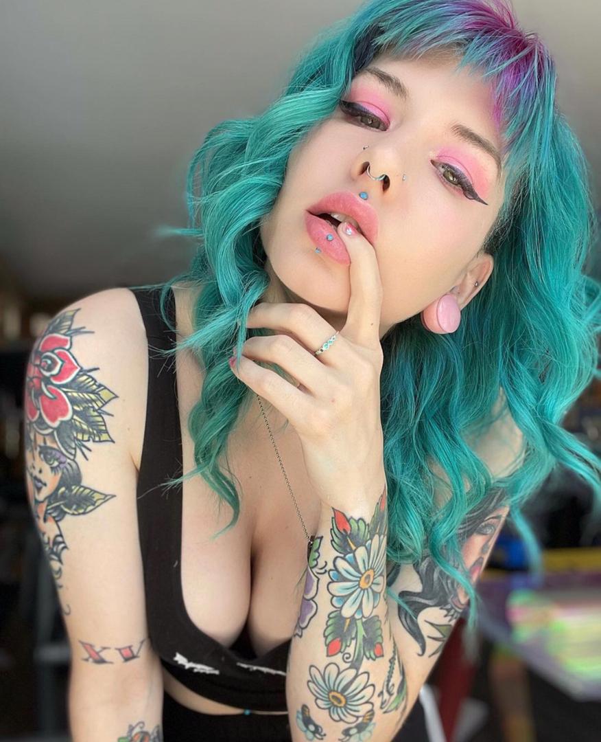 I'M A HOOKER AVAILABLE FOR ANY KINDA HOOKUP BOTH INCALL AND OUTCALL SERVICES