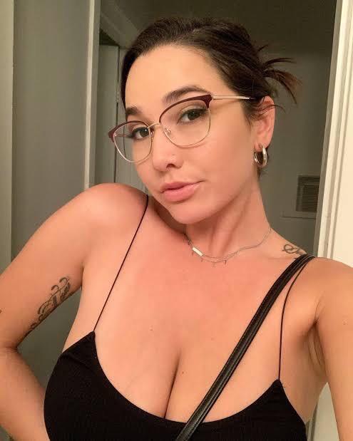 I’m available for incall and outcall escort services 🍑🍆💦👅
