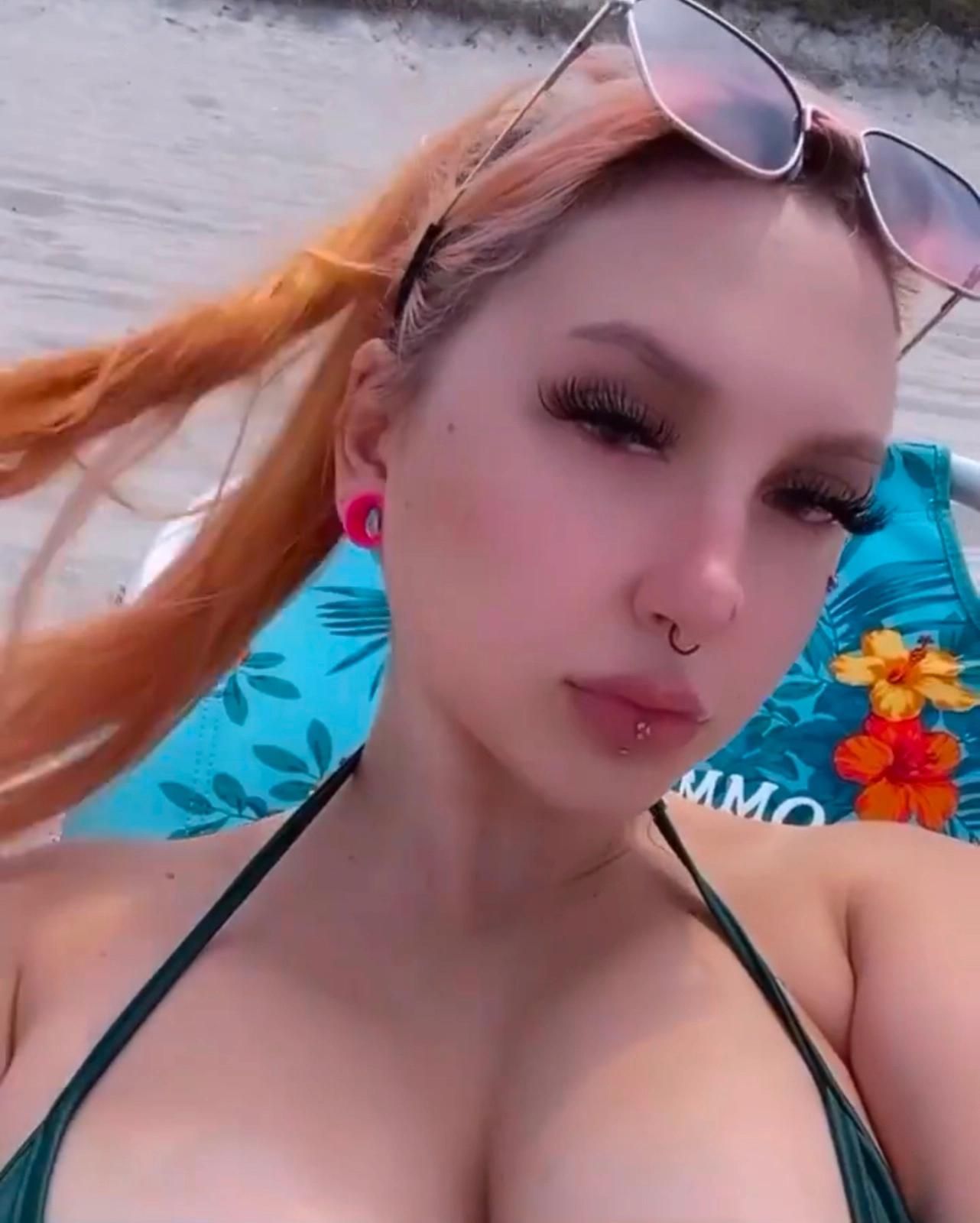 I AM LOOKING FOR FWB AND AVAILABLE TO MEET TEXT ME +16078626009