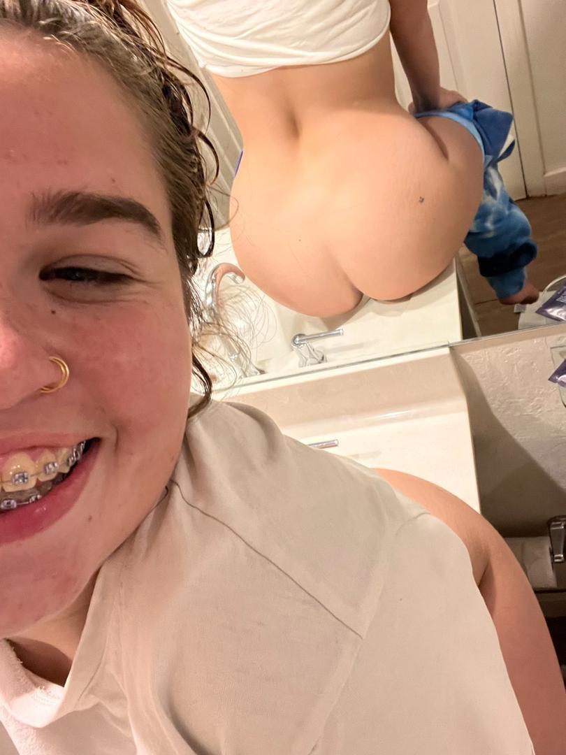 AVAILABLE FOR FOR FUN TIME💋💦💦🍆🍆👅👅SNAPCHAT: BAGGROSE