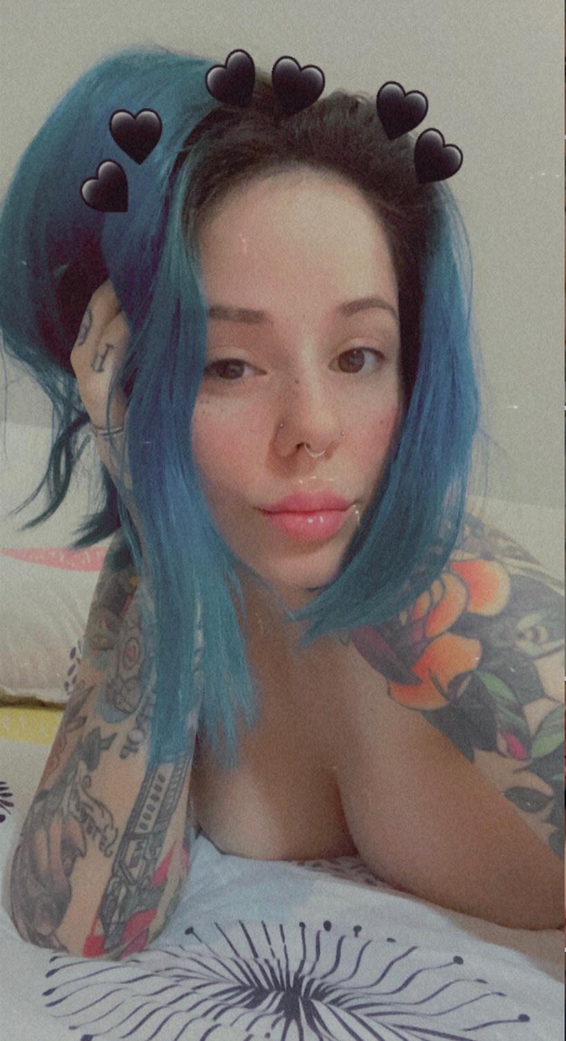I’m available for fun 🍑🍑🍑🍑