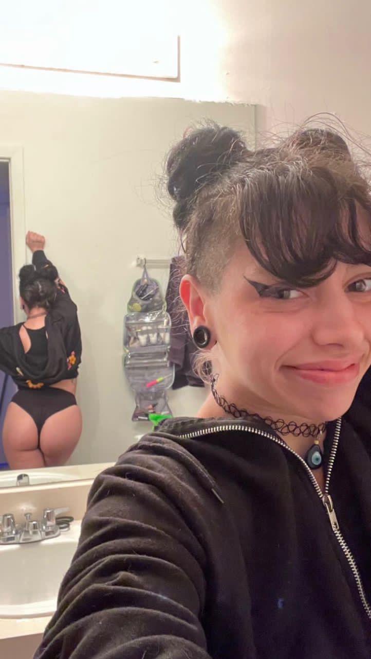 ❤️‍🔥💋Are you stressed and need some hot reliever?🥰