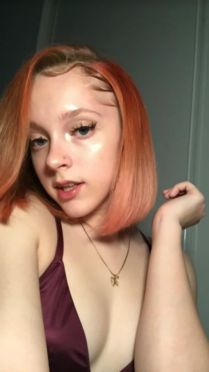 🍆🍑AVAILABLE FOR HOOK UPS AND FUN STUFFS 💦🍑