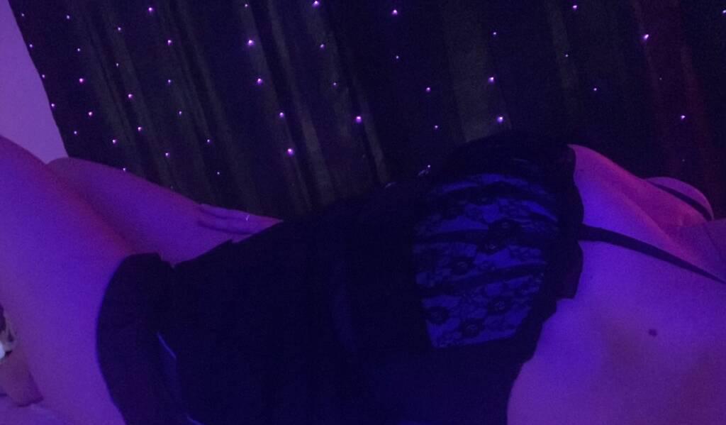 COURTENAY ~ Tits, tatts, and a great f*cking ASS ;)