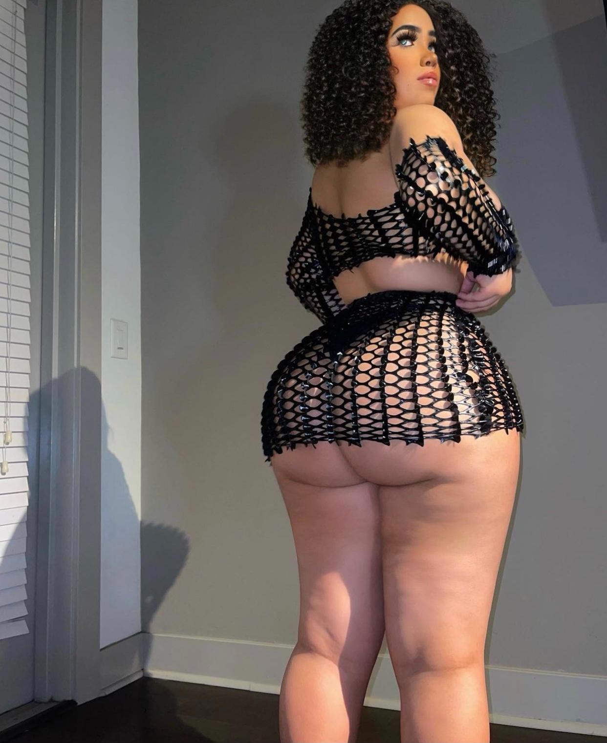 I’m available for quick hookup Come ease your stress with me