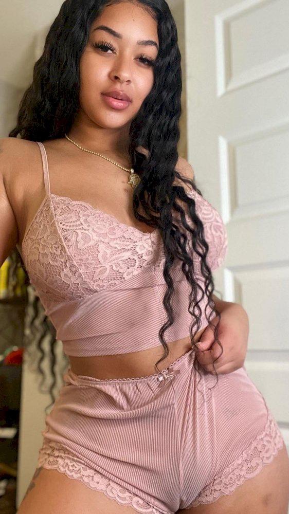 I’m available for hook up text me (980) 290-4148