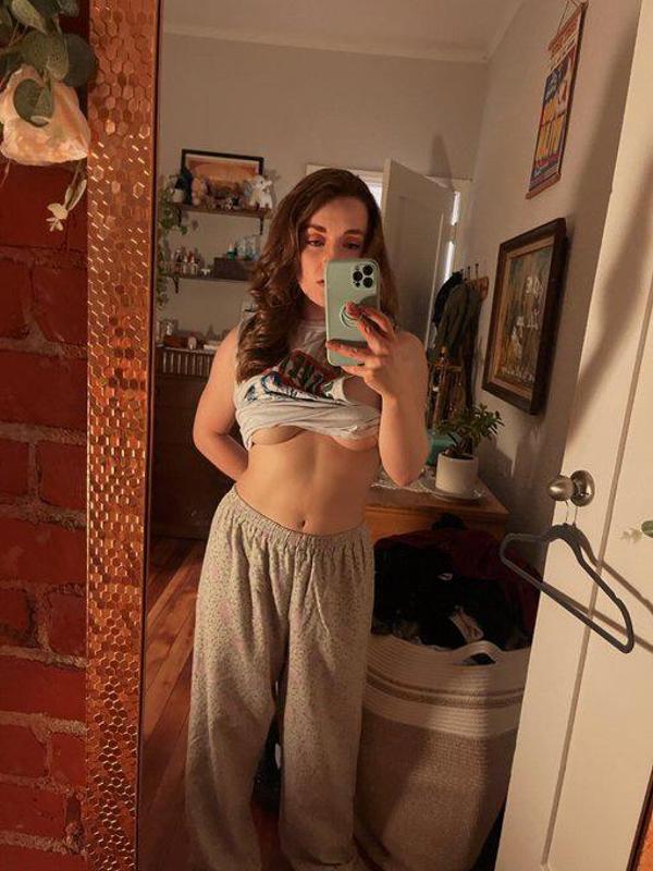 AM AVAILABLE FOR HOT SEX AND DISCREET FUN