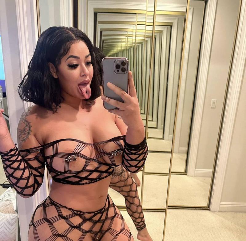 Im Available 24/7... add me on snap beckylynnch77