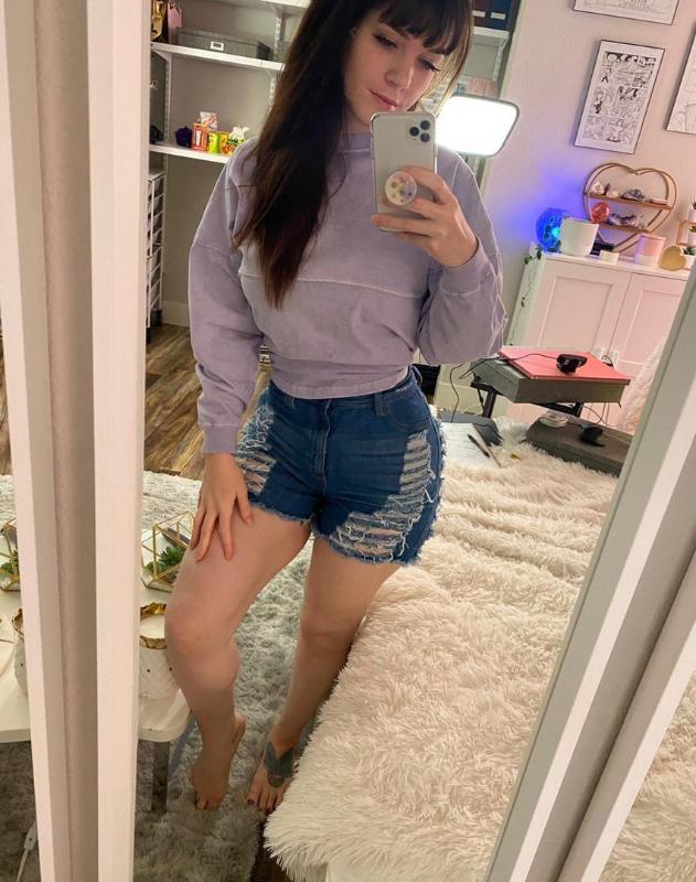 COME DEAL WITH SOME WET ASS PUSSY🍆🍆❤️