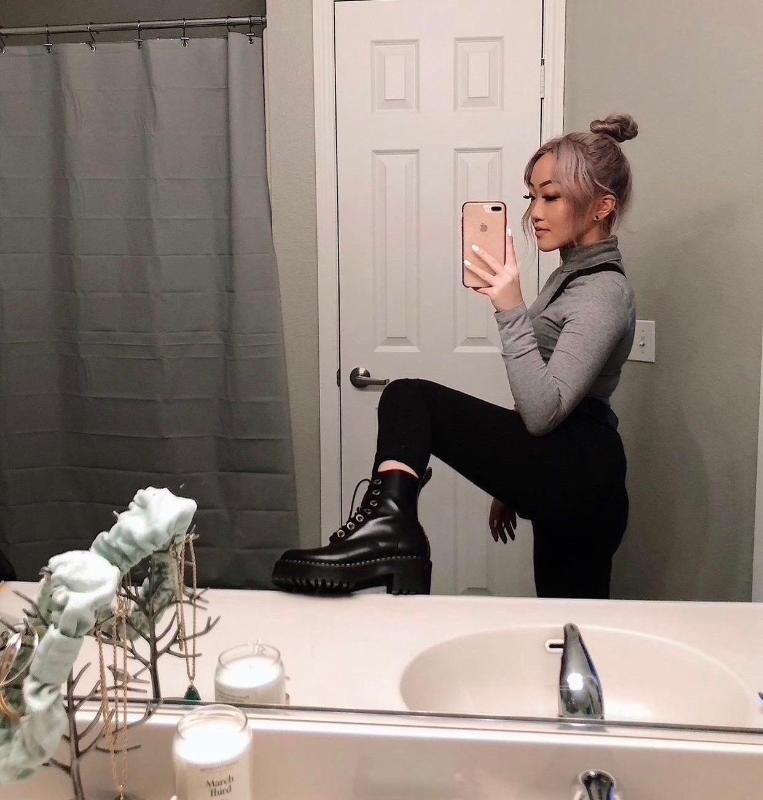 I’m available for hookup hmu now let’s Fuck