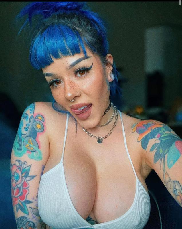 Hi dear am available for hookup add me on Snapchat Kaykhid or text me on my numb