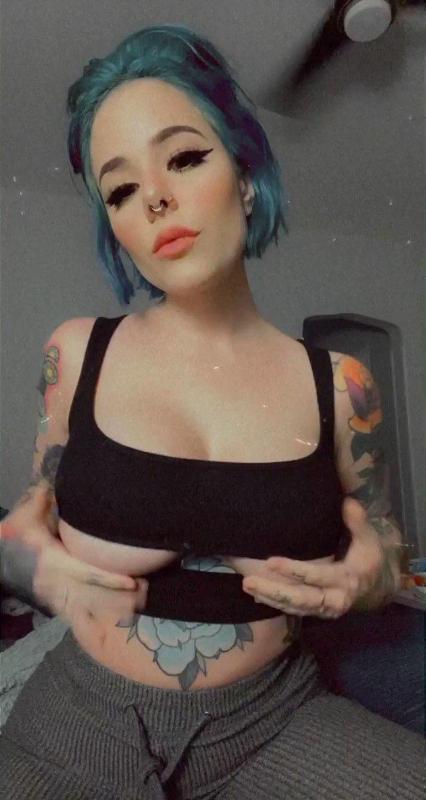 I’m a nasty bitch that likes to suck and swallow text me 9042994299,hwallac-1