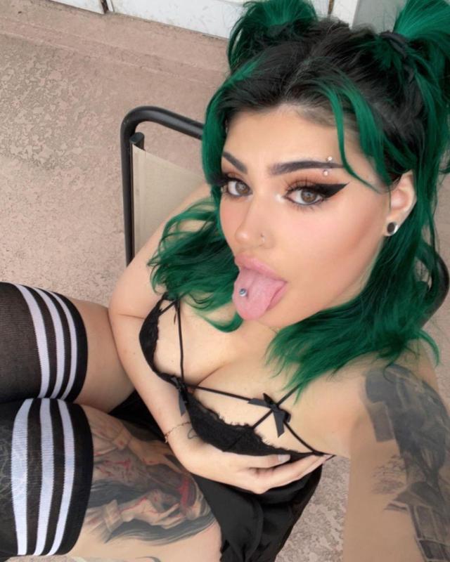 I offer 🍑🍆 Incall, outcall ,couple fun ,bdsm services 🥰car date, Greek,BBJ