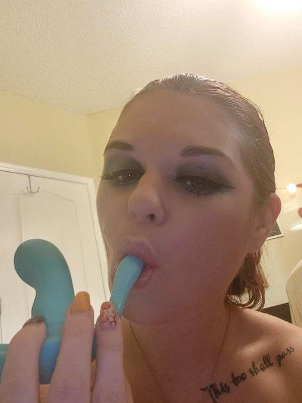 COME🥰AND HAVE SOME UNFORGETTABLE🥳 SEXUAL🥰 SATISFACTION😋 SNAPCHAT 👻