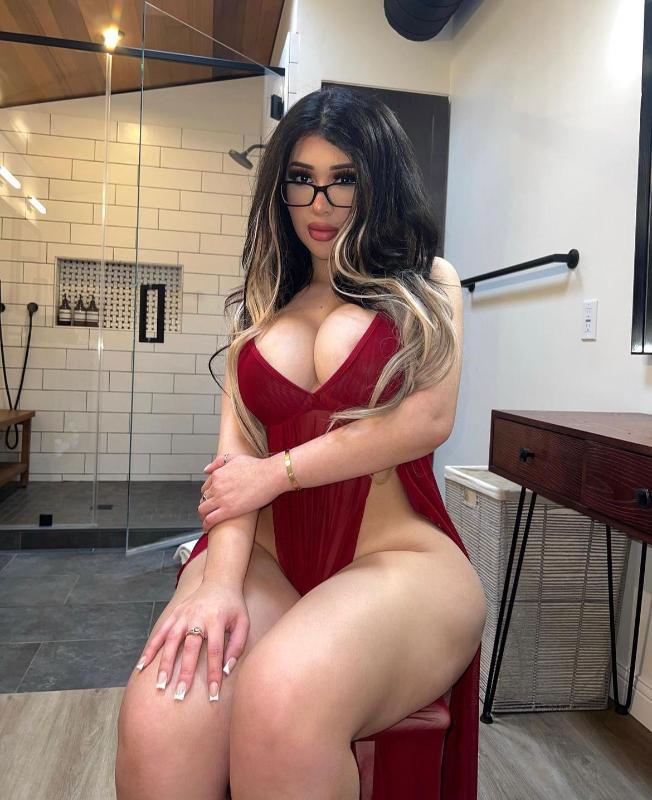 Escort Available for hookup service