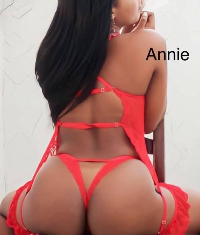 Annie * Melanie * dundas & jane * 437.259.8413