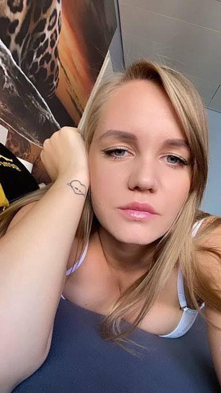 Am Alice am available for hook up service only
