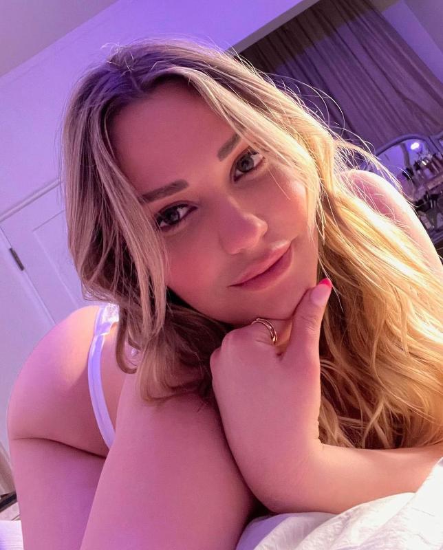 Am Brittany and available for hookup